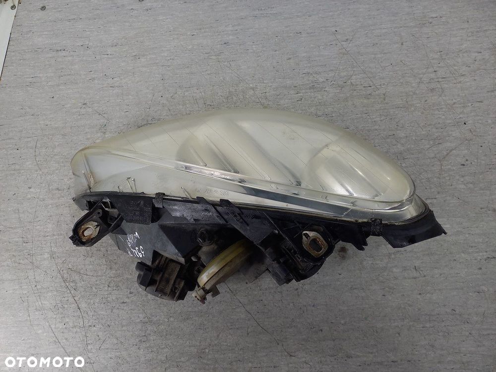 LAMPA PRZÓD PRAWA MERCEDES-BENZ KLASA B W245 A1698201861  0301220202 AL - 5