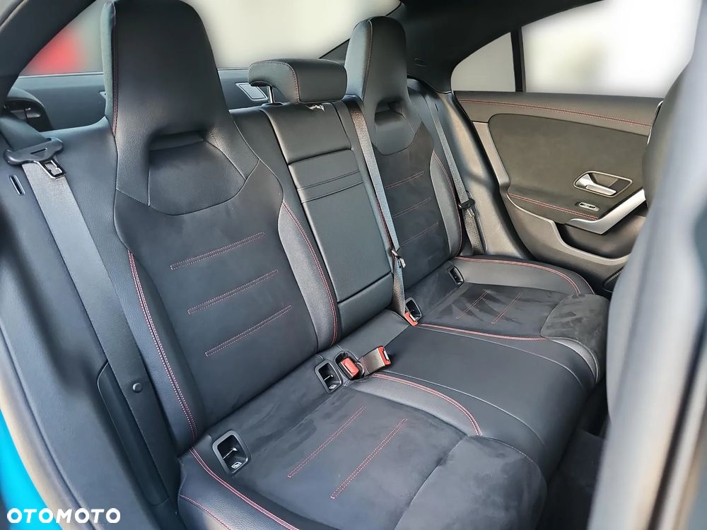 Mercedes-Benz CLA 220 4Matic 8G-DCT Edition AMG Line - 12