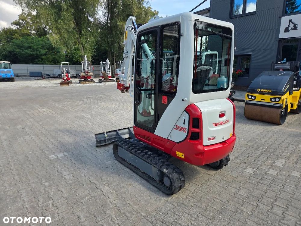 Takeuchi Koparka Minikoparka TAKEUCHI TB320 DEMO - Gwarancja - 3 łyżki - 3