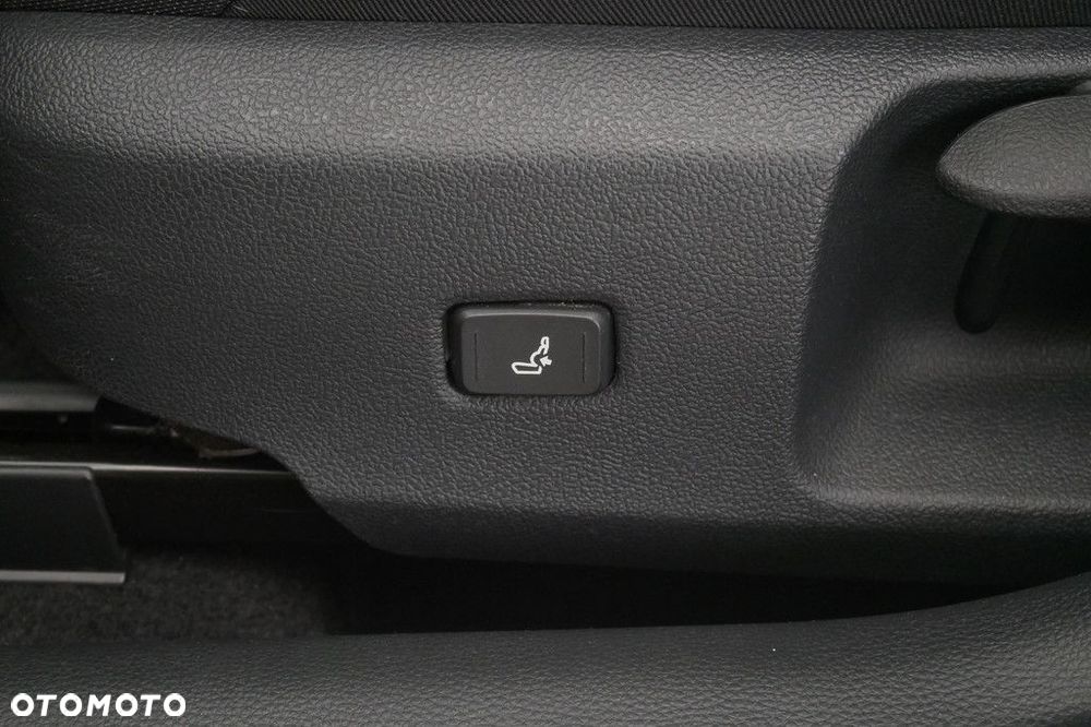 Toyota Corolla 1.8 Hybrid Comfort - 29