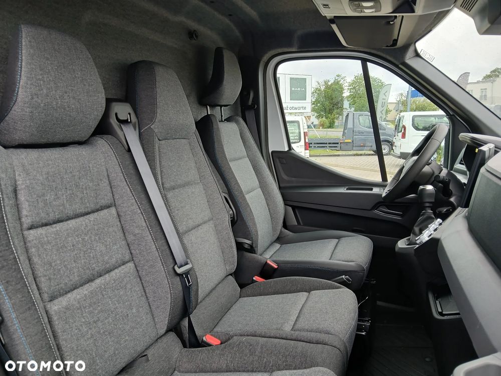 Renault Master plandeka z windą - 13
