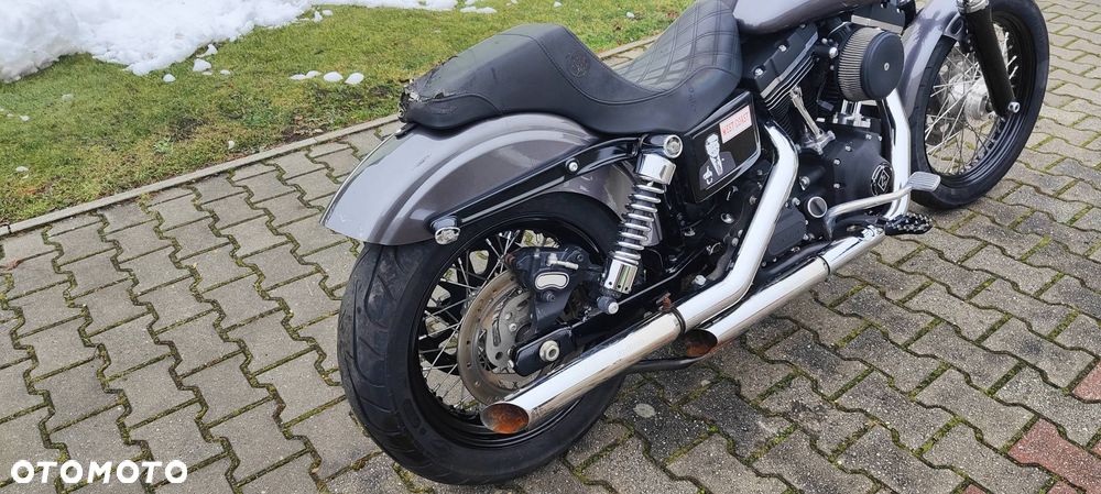 Harley-Davidson Dyna Street Bob - 10
