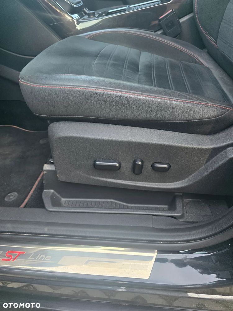 Ford Kuga - 9