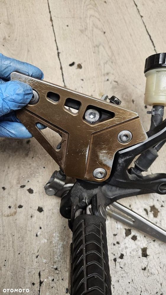 KAWASAKI Z 900 DŹWIGNIA +POMPA HAMULCA NOŻNEGO SET PRAWY MOCOWANIE - 12