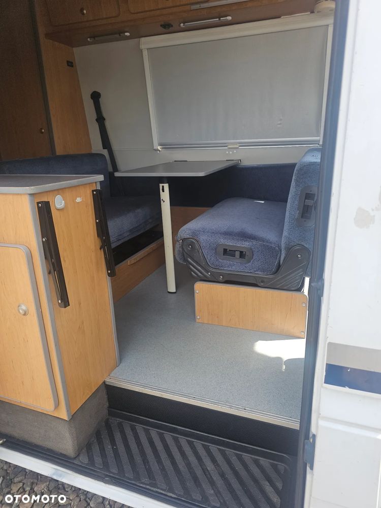 Mercedes-Benz sprinter - 32