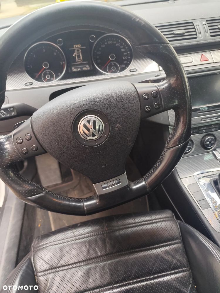 Volkswagen Passat - 11