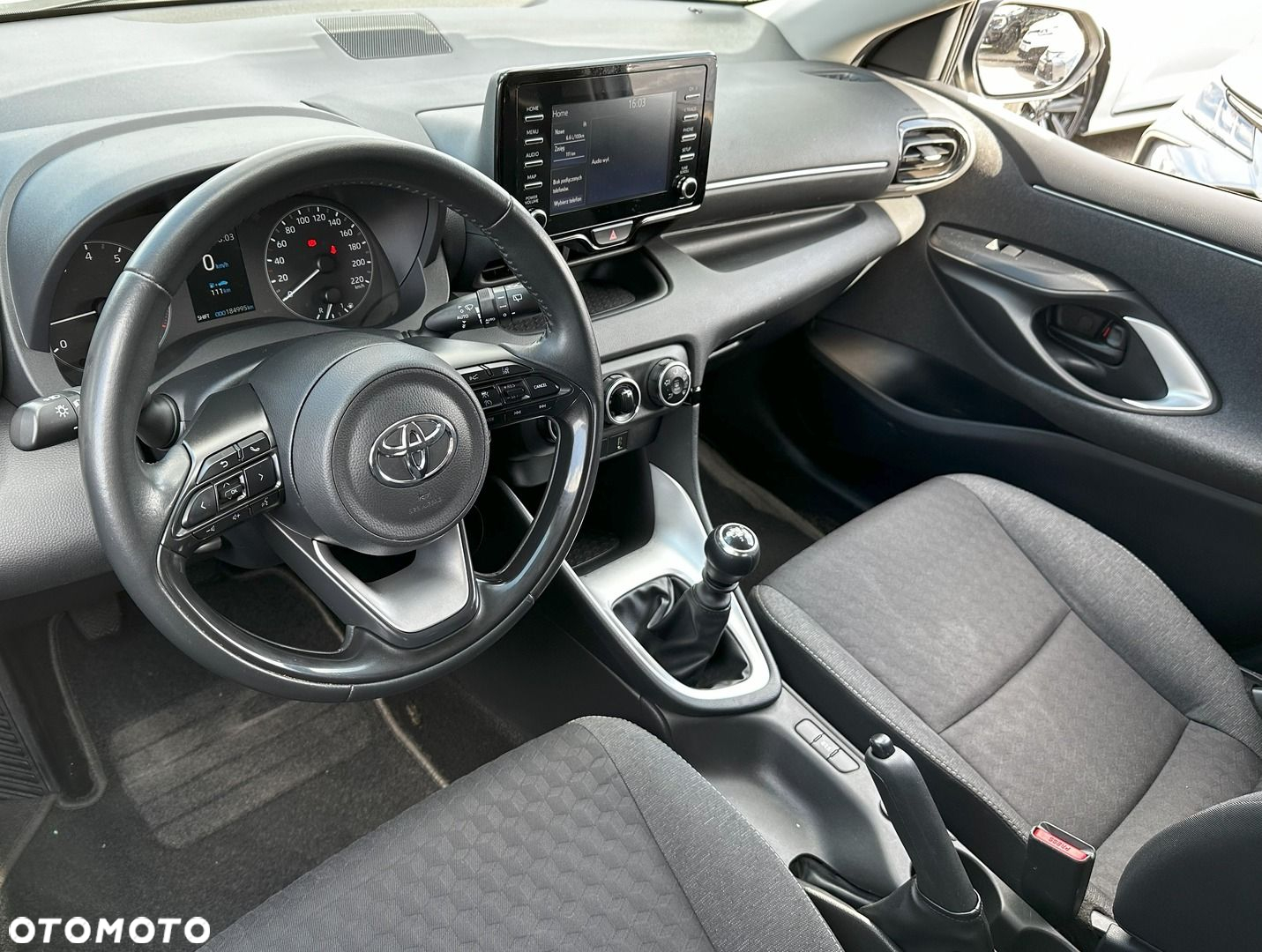 Toyota Yaris - 10