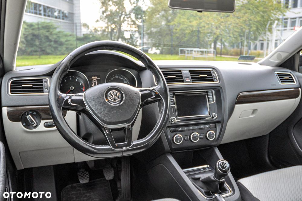 Volkswagen Jetta - 9