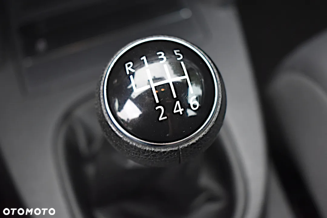 Volkswagen Touran - 24
