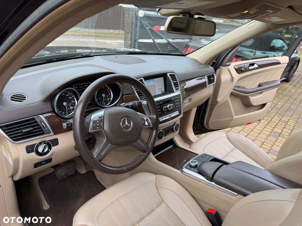 Mercedes-Benz GL 450 - 16