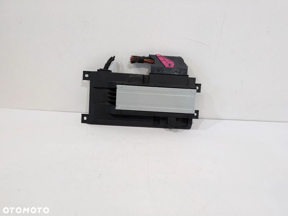 AUDI A4 B9 A5 8W Q5 WZMACNIACZ AUDIO BANG 8W0035223A - 1
