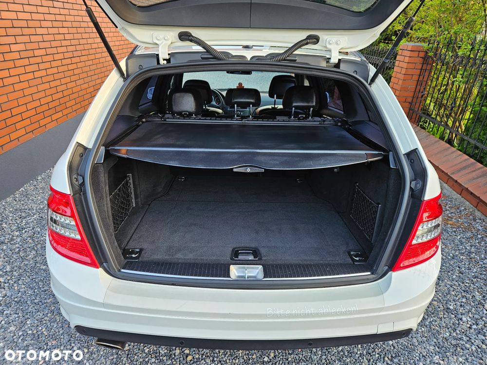 Mercedes-Benz Klasa C 180 CGI BlueEFFICIENCY SPORT EDITION - 11