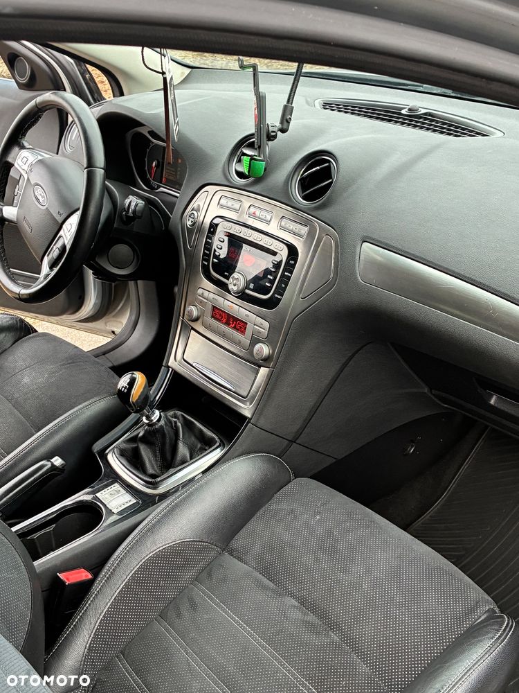 Ford Mondeo 2.5 Titanium - 14