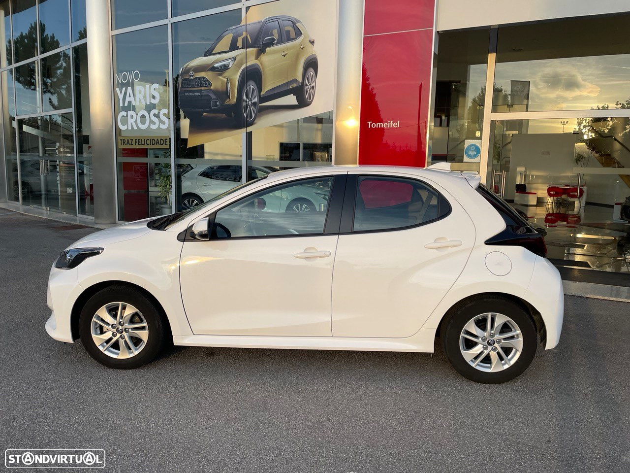 Toyota Yaris 1.0 VVT-i Comfort Plus - 2