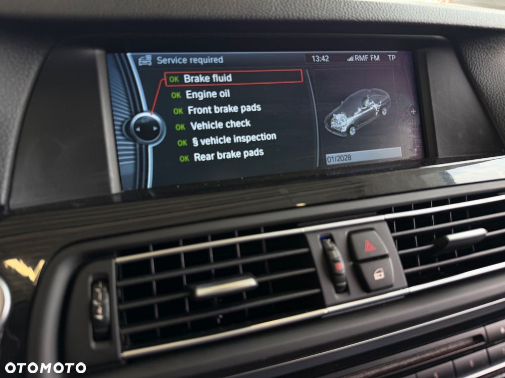 BMW Seria 5 523i - 34