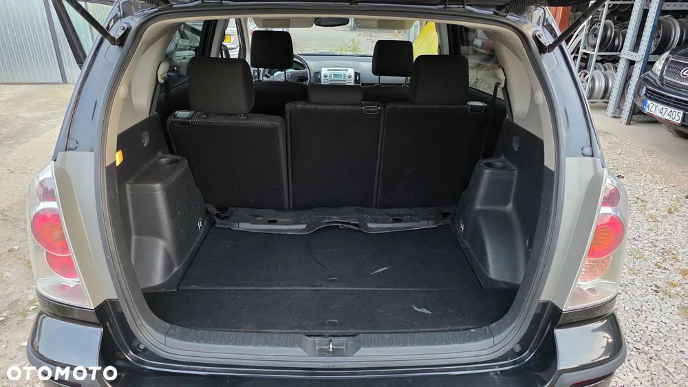 Toyota Corolla Verso 2.2 D-CAT Sol - 23