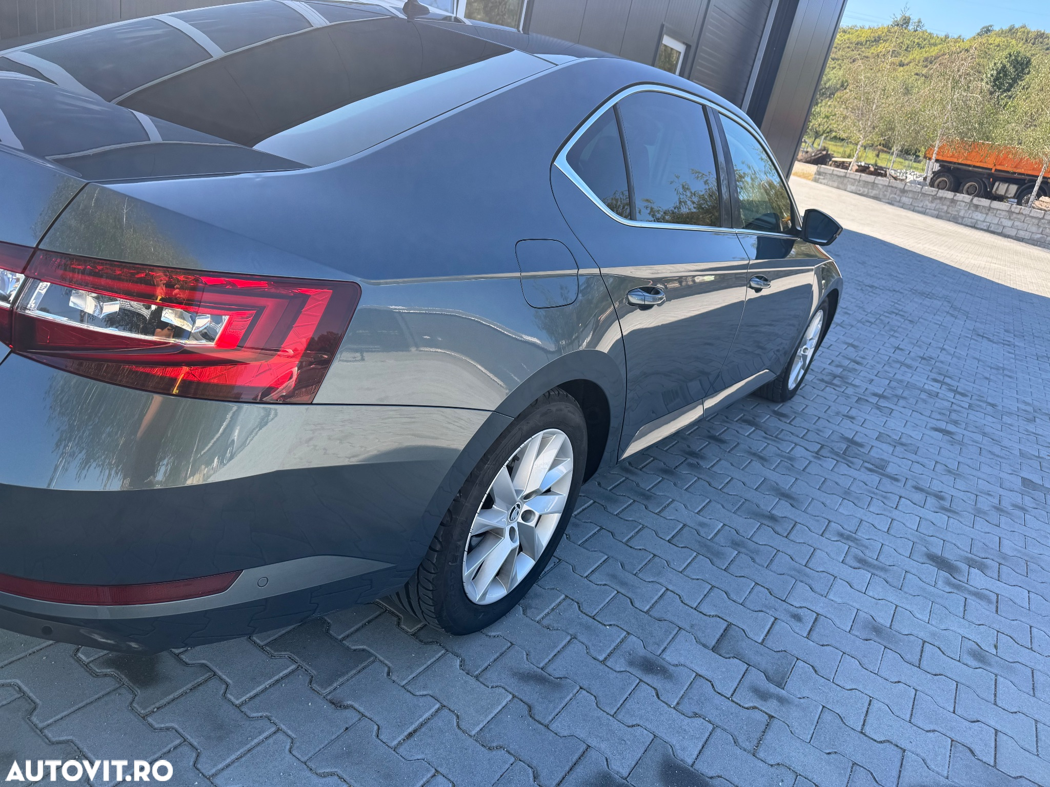 Skoda Superb 2.0 TDI DSG Style - 13