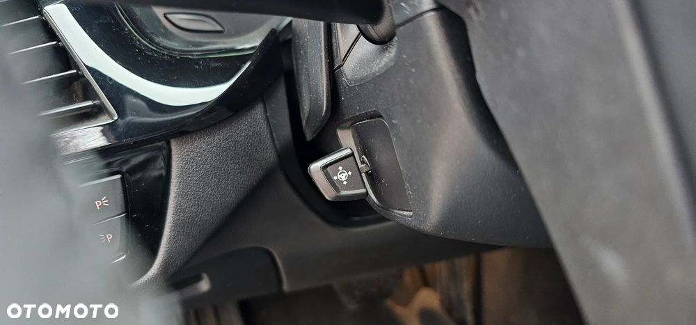 BMW Seria 5 530i Sport Line - 12