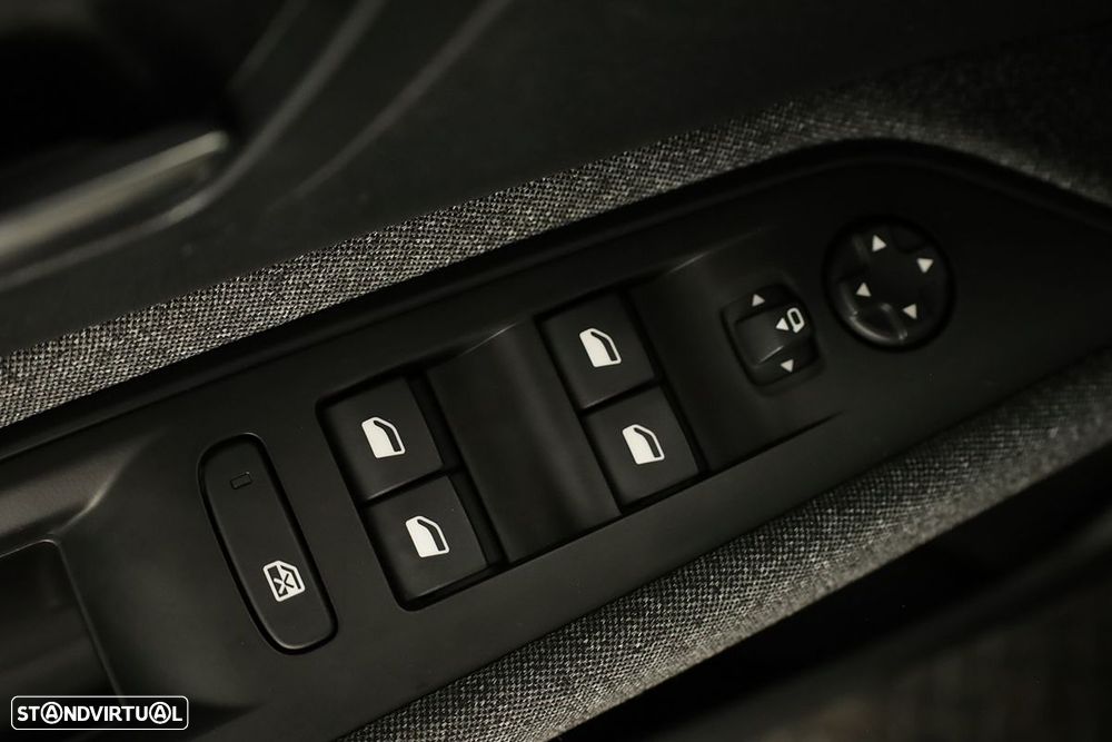 Peugeot 3008 1.6 Hybrid Allure e-EAT8 - 21