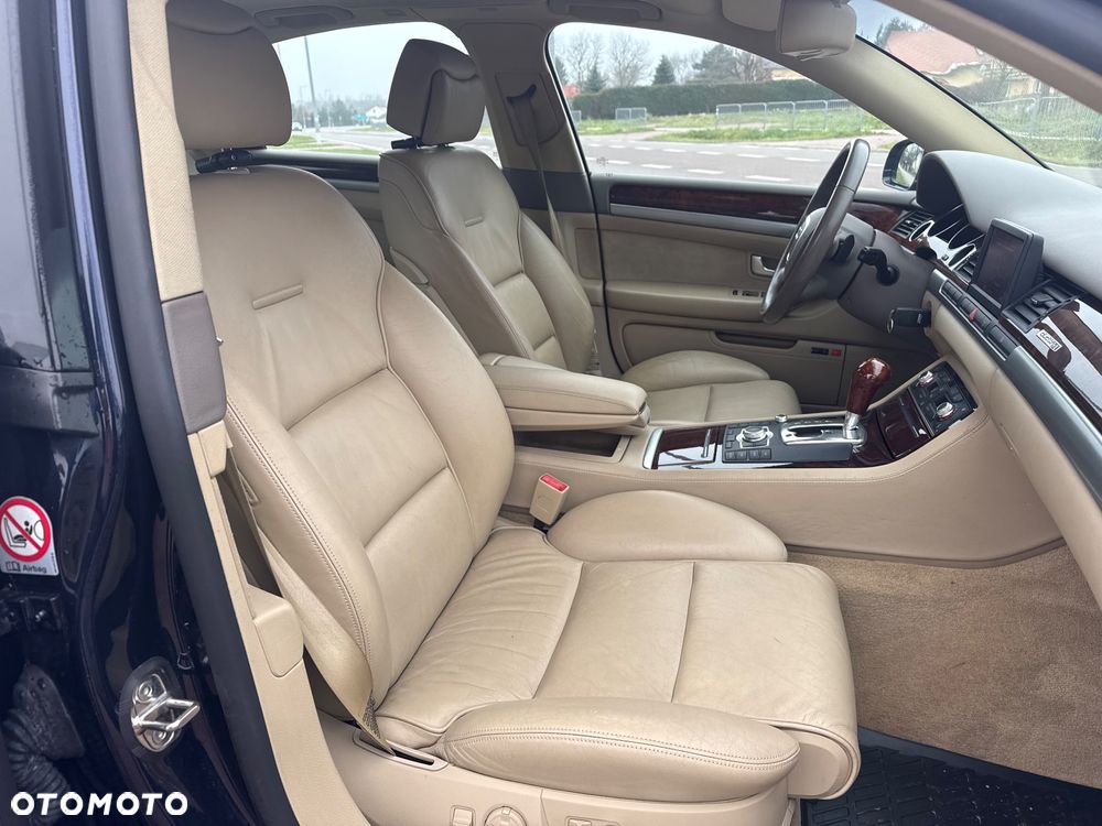 Audi A8 4.2 Quattro - 8