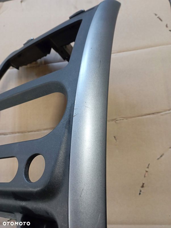 SUZUKI JIMNY III 3 RAMKA RADIA KRATKA NAWIEWU ŚRODKOWA 73821-76J2 - 3