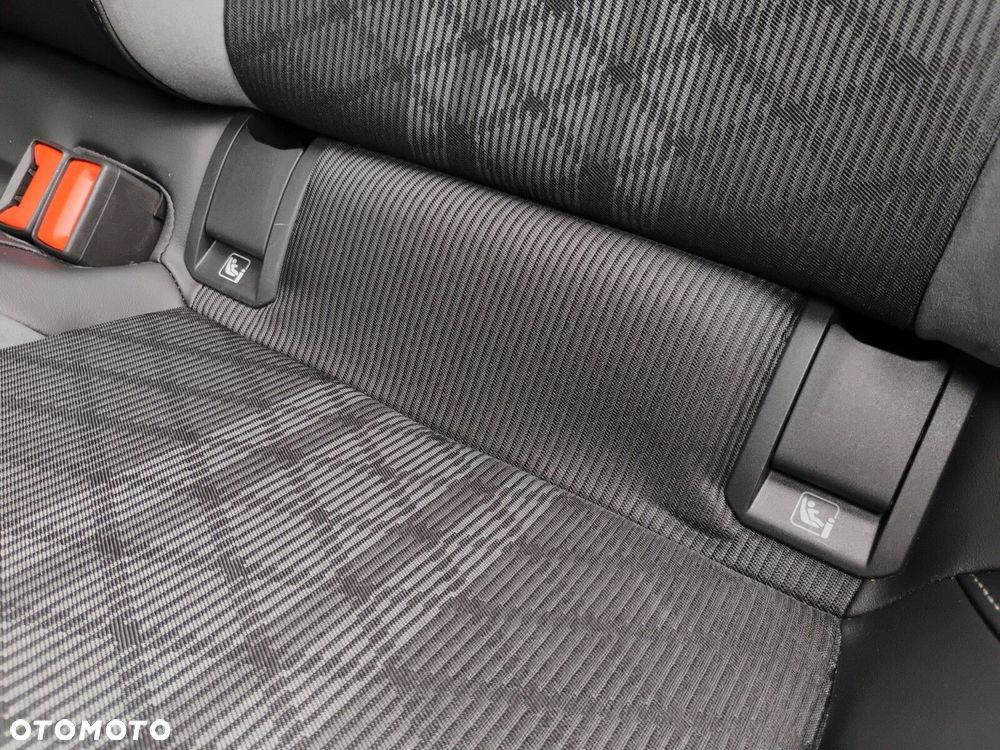 Volkswagen Golf - 31