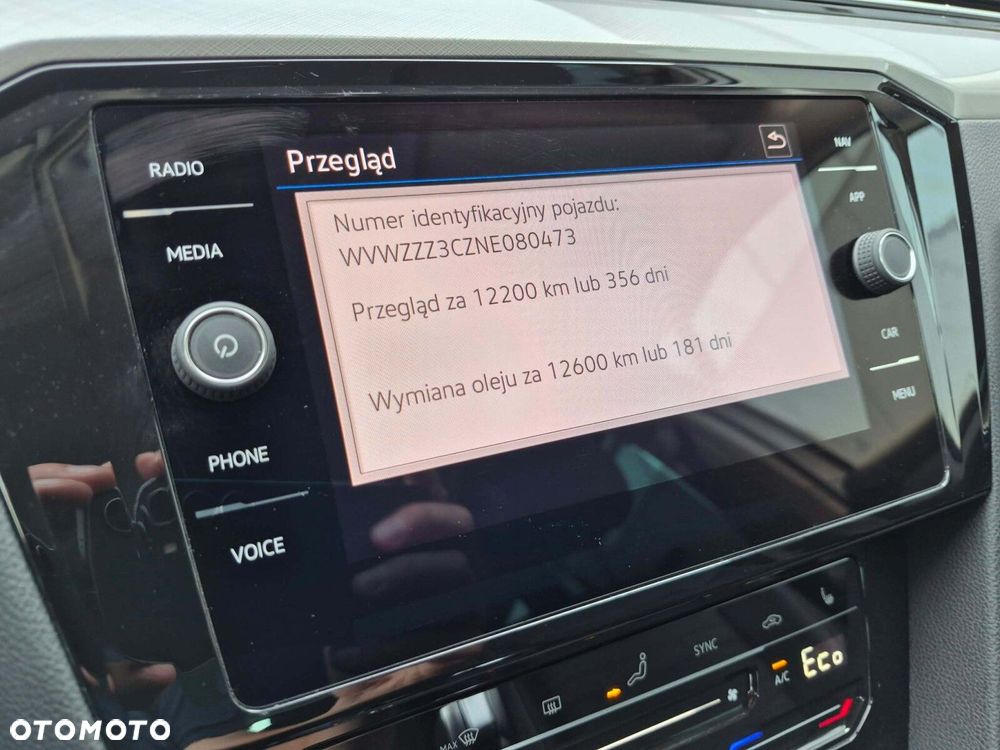 Volkswagen Passat - 16
