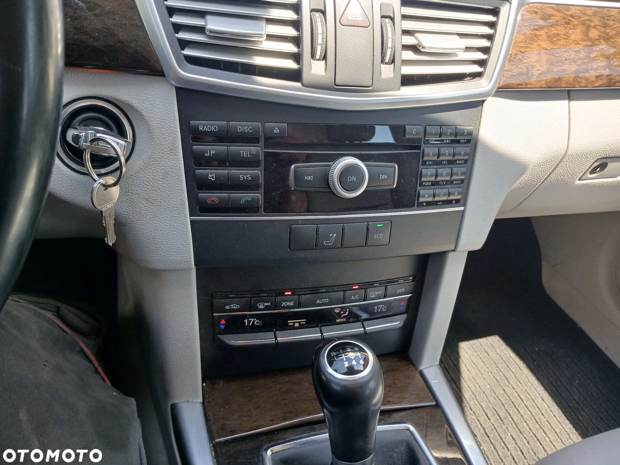 Mercedes-Benz Klasa E 250 CDI BlueEff - 13