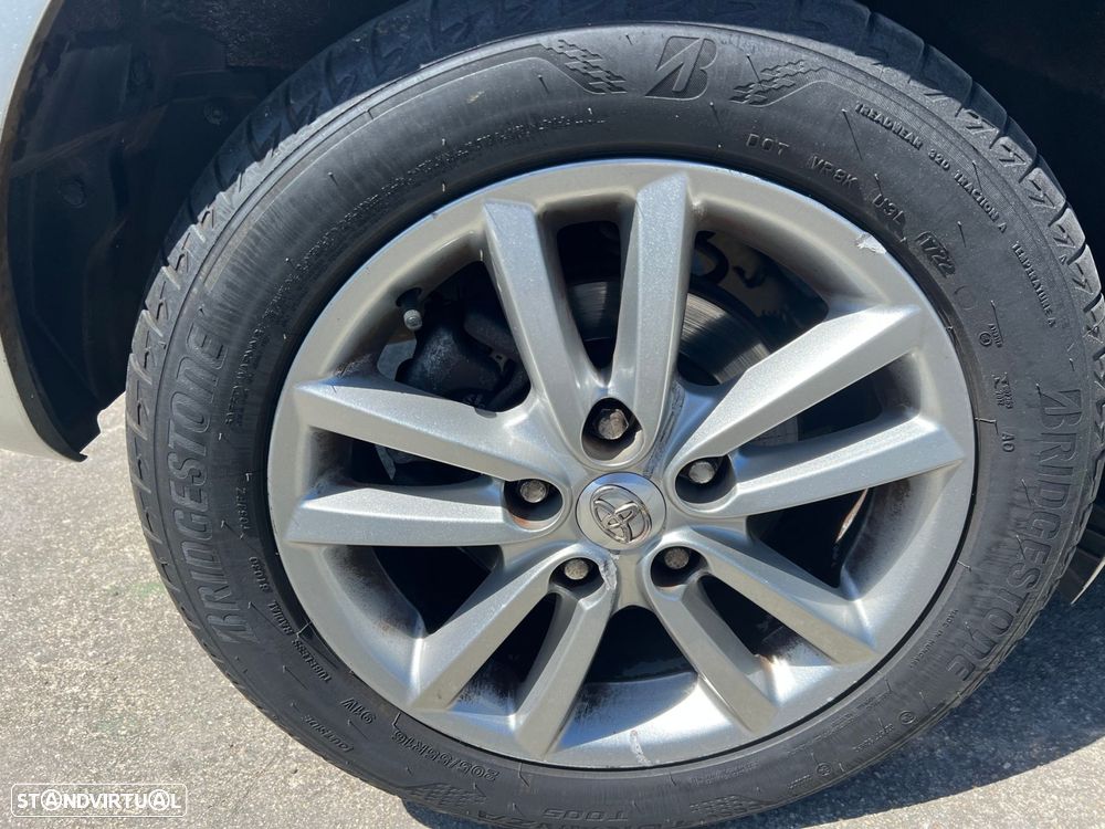 Toyota Auris 1.33 VVT-i AC+VSC - 9