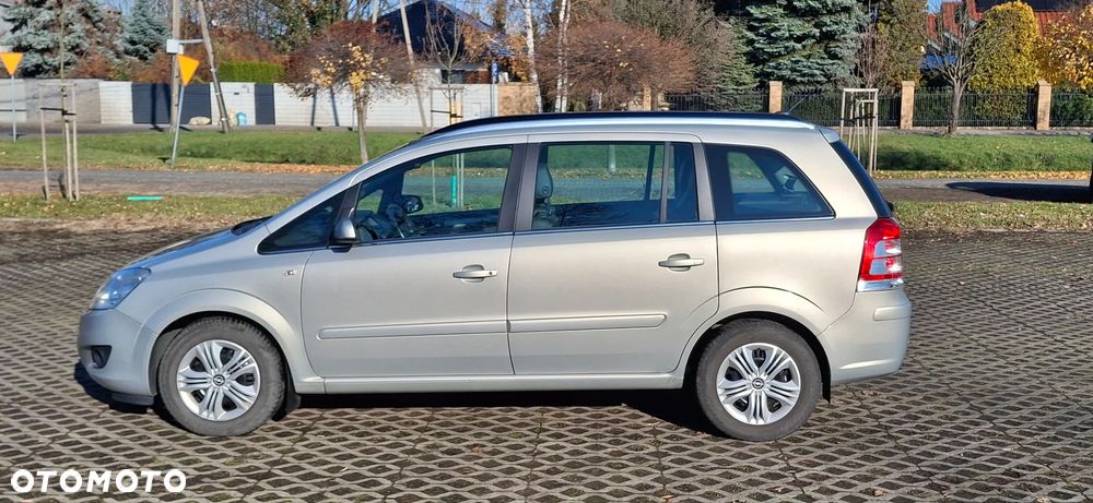 Opel Zafira 1.8 Cosmo - 4