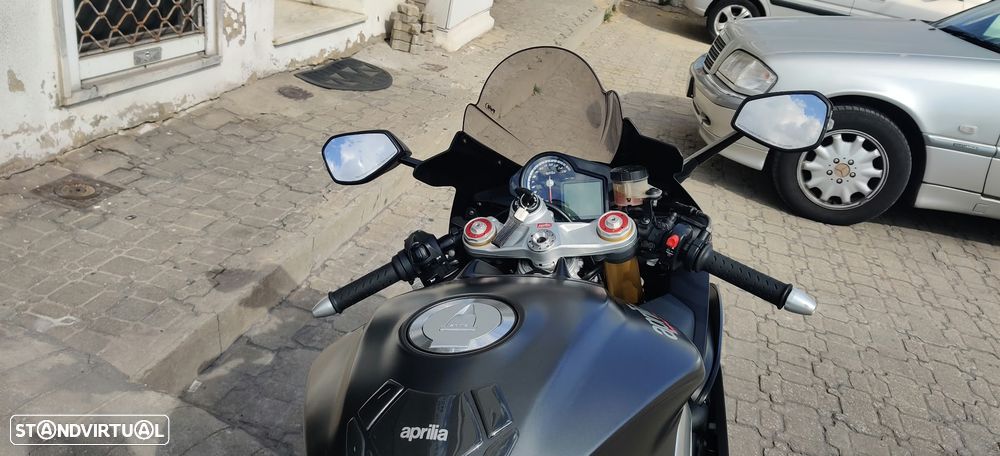 Aprilia RSV 4 RR - 11