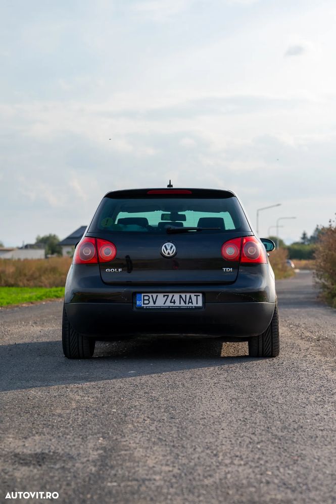 Volkswagen Golf - 5