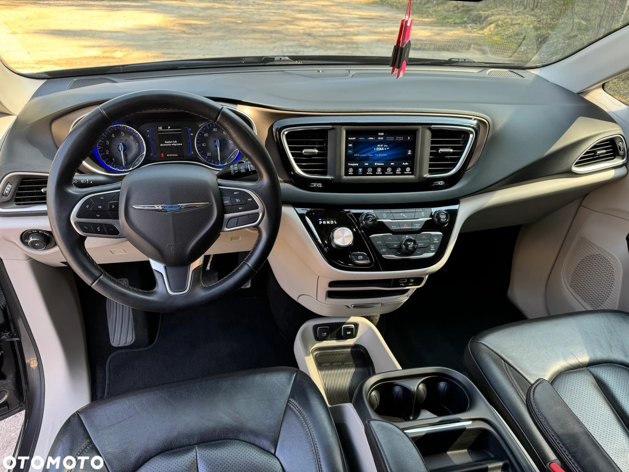 Chrysler Pacifica - 12