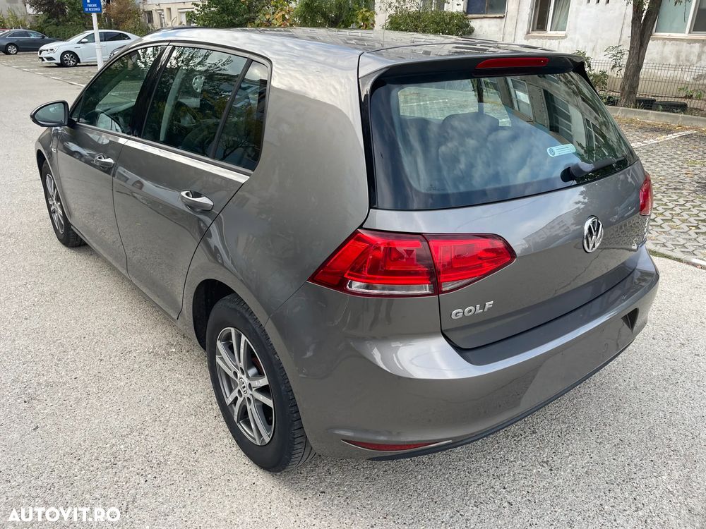 Volkswagen Golf - 4
