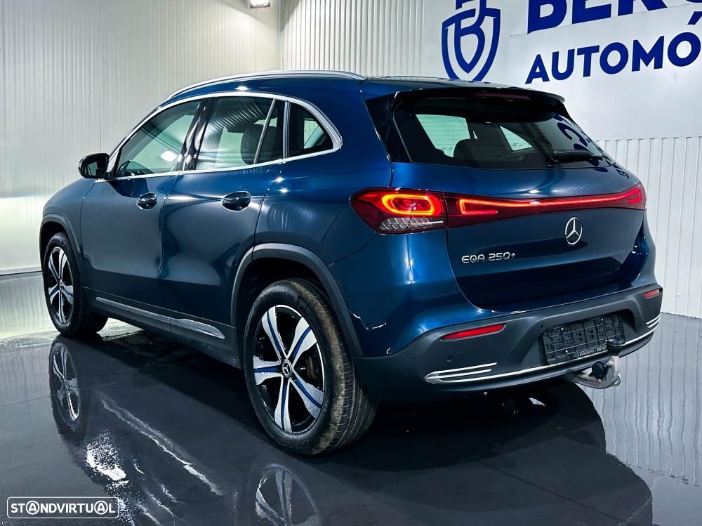 Mercedes-Benz EQA 250+ Electric Art — fotografia 6