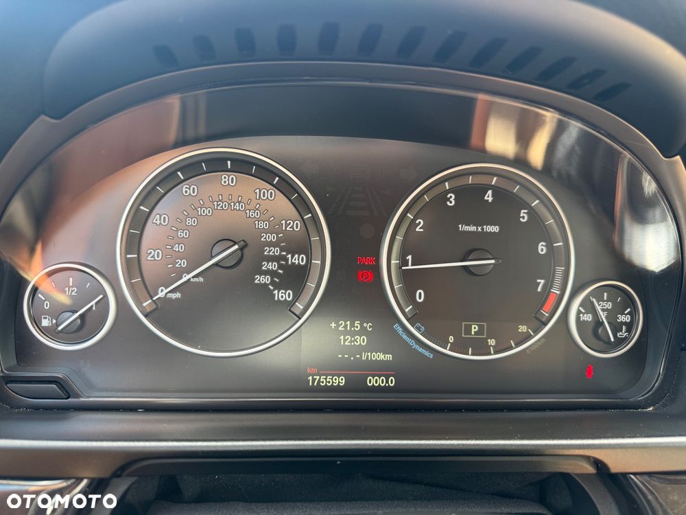 BMW Seria 5 528i xDrive Sport-Aut Luxury Line - 12