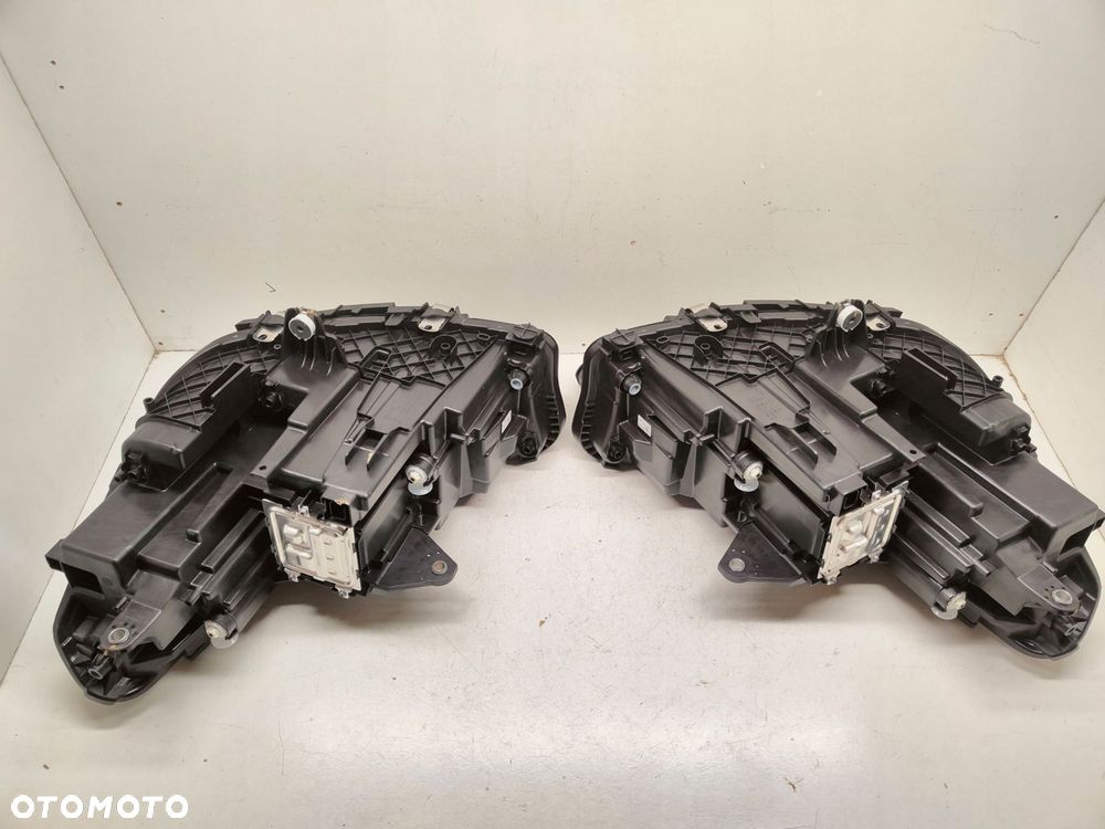 bmw x1 u11 komplet lamp przednich 5a9a221-01, 5a9a222-01 - 3