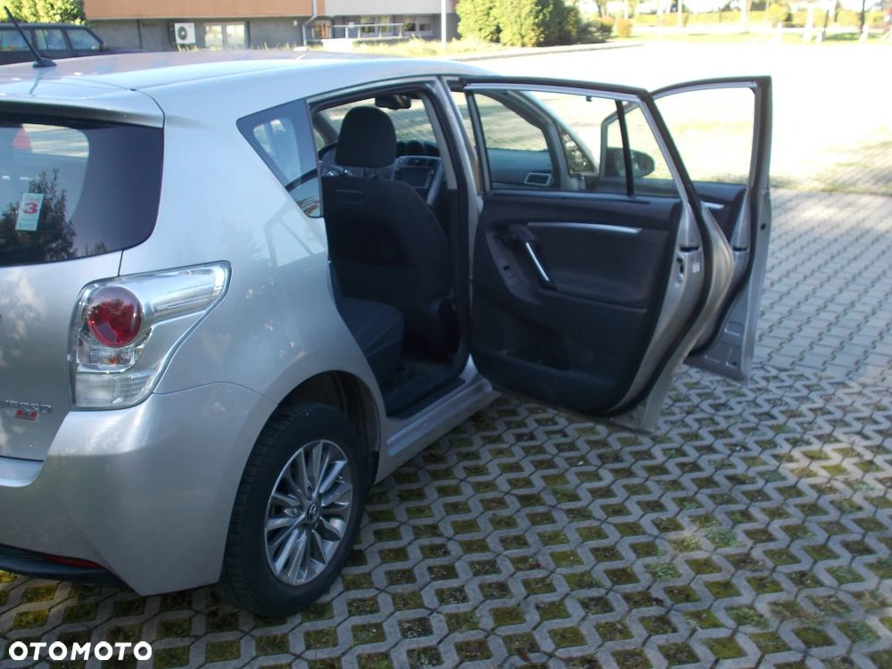 Toyota Verso 1.6 D-4D 7-Sitzer Start/Stop Executive - 8