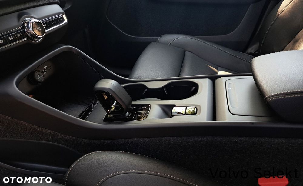 Volvo XC 40 - 25