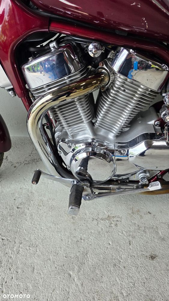 Suzuki Intruder - 14