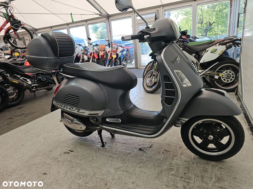 Piaggio Vespa - 24
