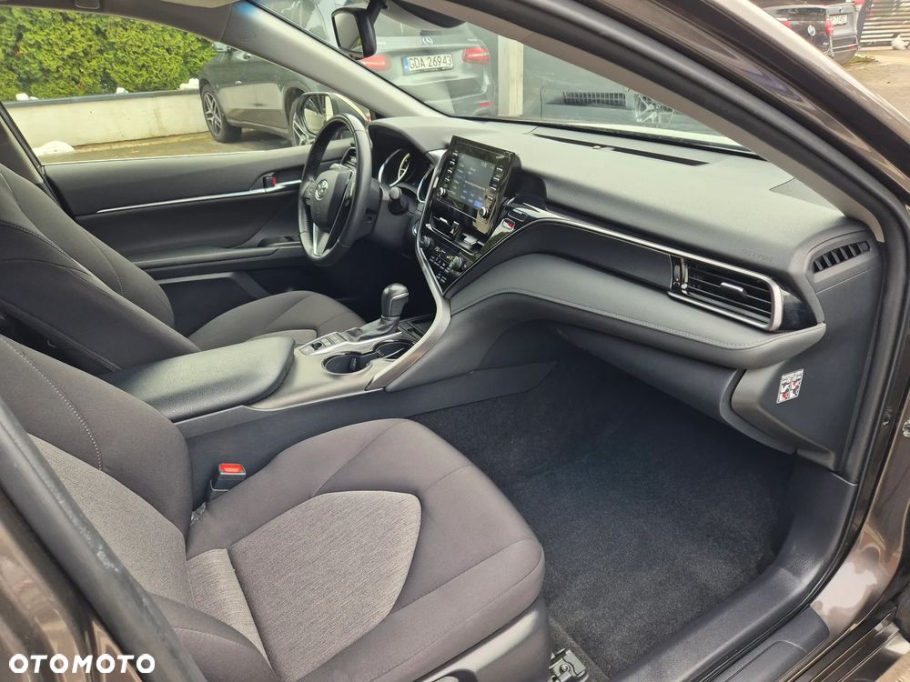 Toyota Camry 2.5 Hybrid Comfort CVT - 30