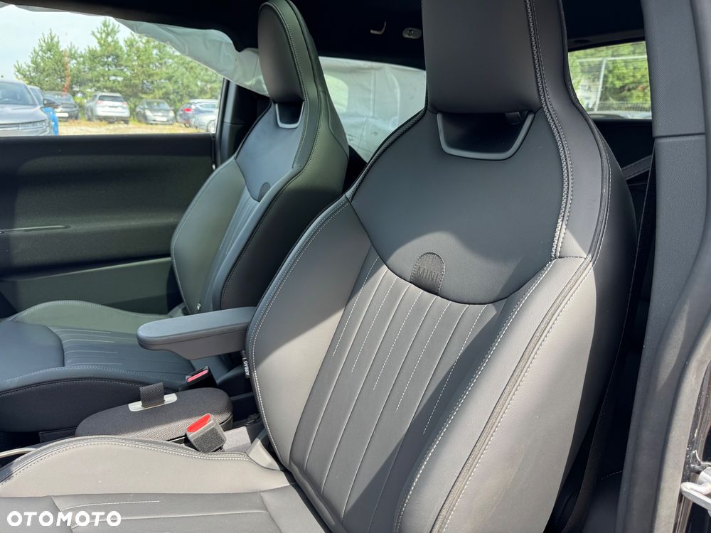 MINI Cooper John Works Electric John Works Trim - 28