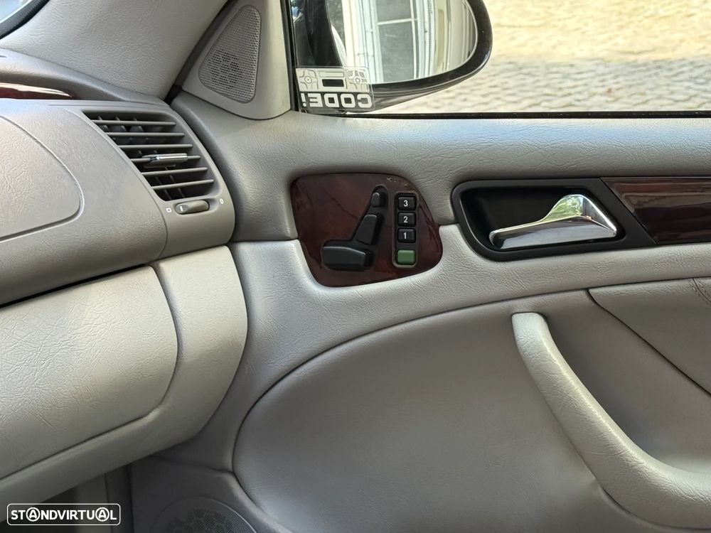 Mercedes-Benz CLK 320 Elegance - 21