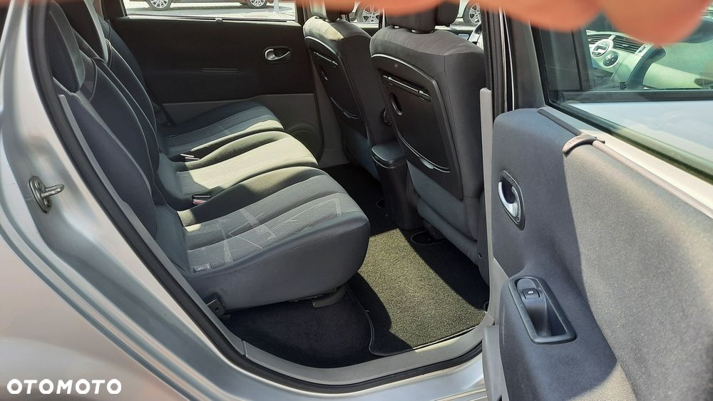 Renault Scenic - 8