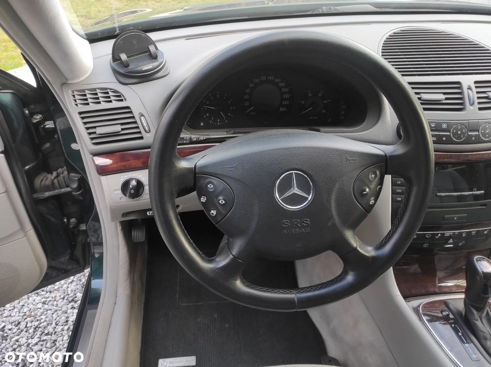 Mercedes-Benz Klasa E - 22