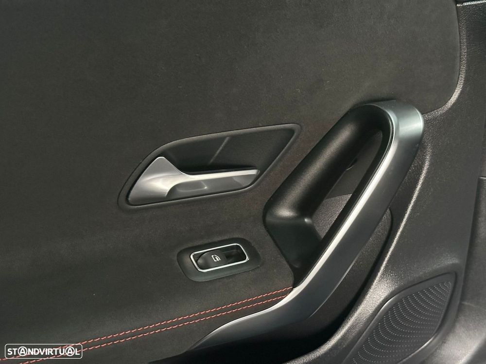 Mercedes-Benz CLA 180 d Shooting Brake AMG Line Aut. - 12