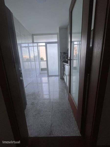 Apartamento T2 com Suíte para Arrendamento – Areosa, Porto - Grande imagem: 3/12