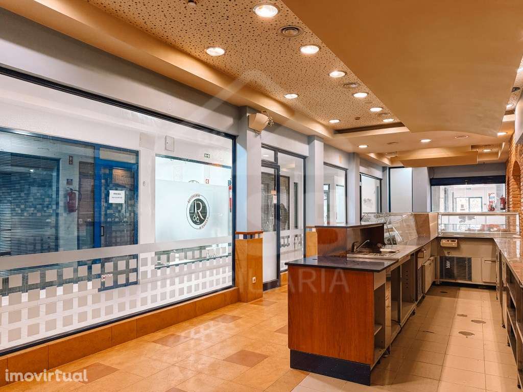 Café no centro de Benavente - Grande imagem: 2/17