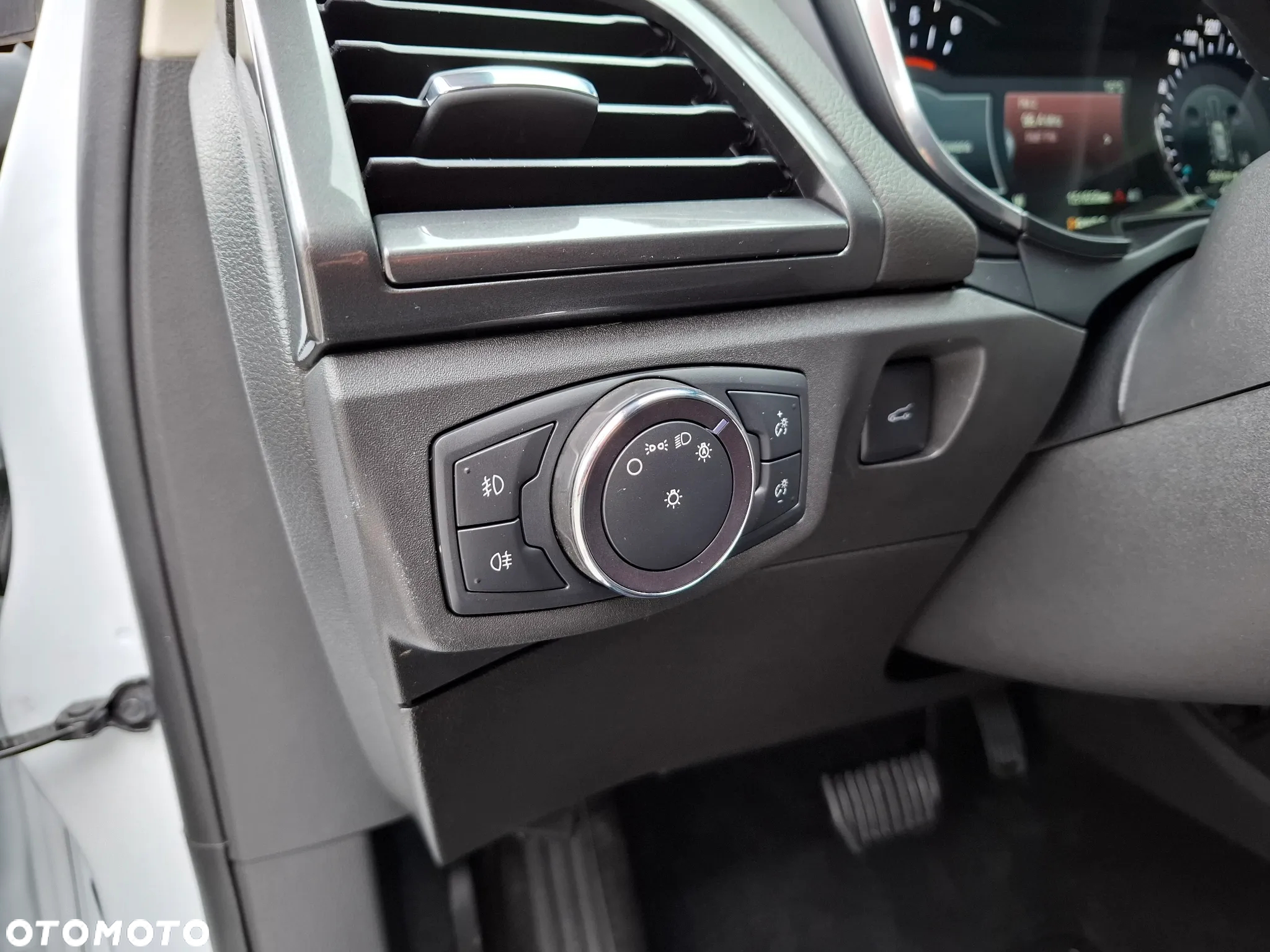 Ford Mondeo 2.0 EcoBlue Titanium - 18